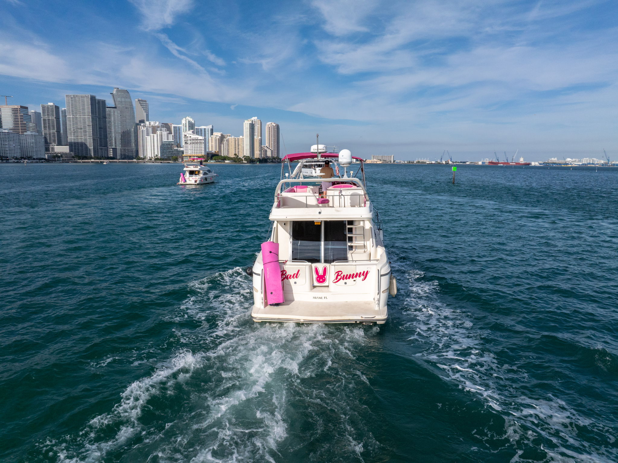 54' Bad Bunny pink yacht detail photo in Miami