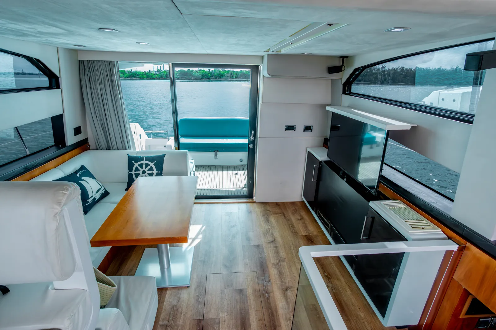 Fairline 'Royal Blue' Miami yacht charter boat